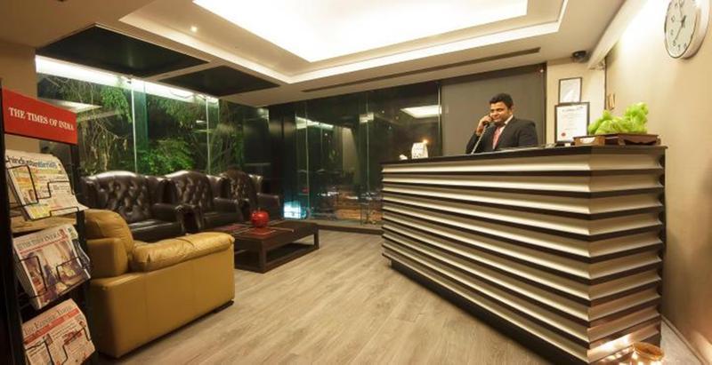Hotel The Madison à New Delhi Extérieur photo