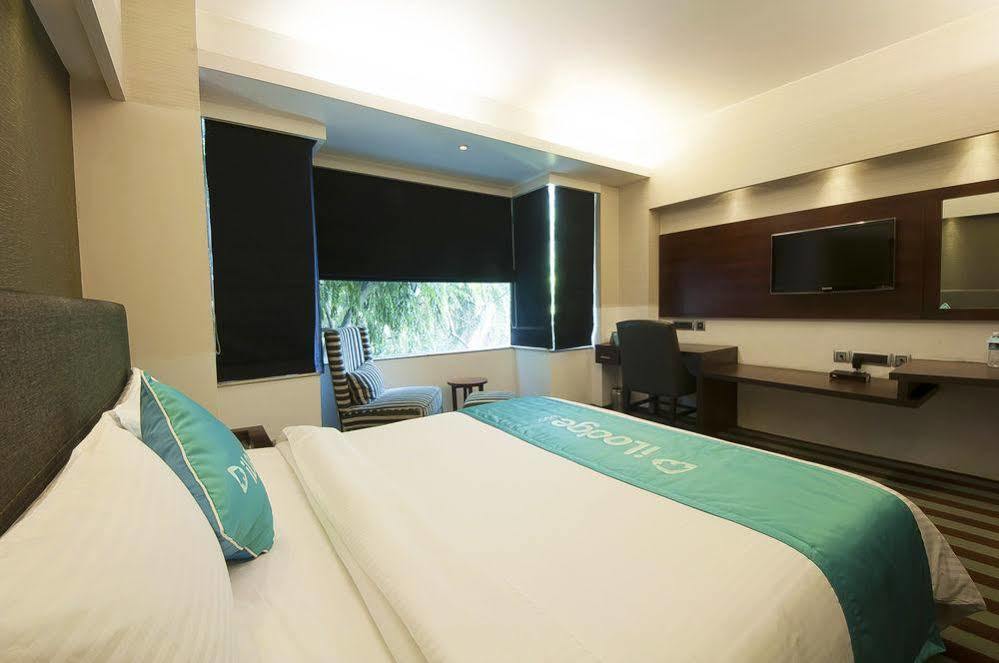 Hotel The Madison à New Delhi Extérieur photo