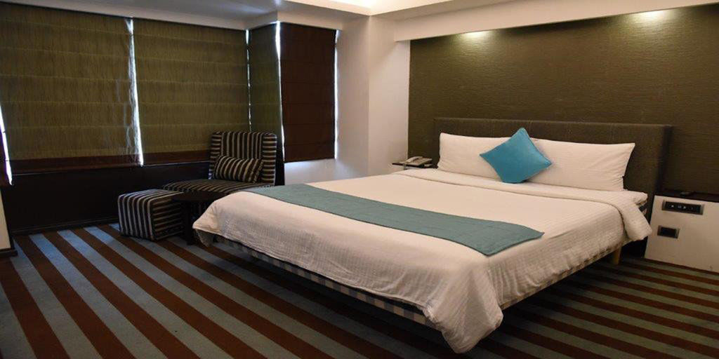 Hotel The Madison à New Delhi Extérieur photo