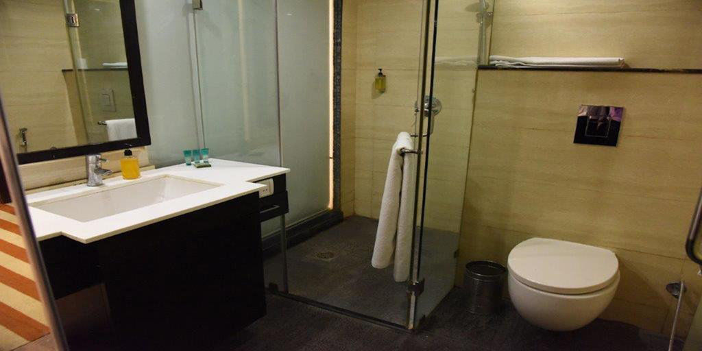 Hotel The Madison à New Delhi Extérieur photo
