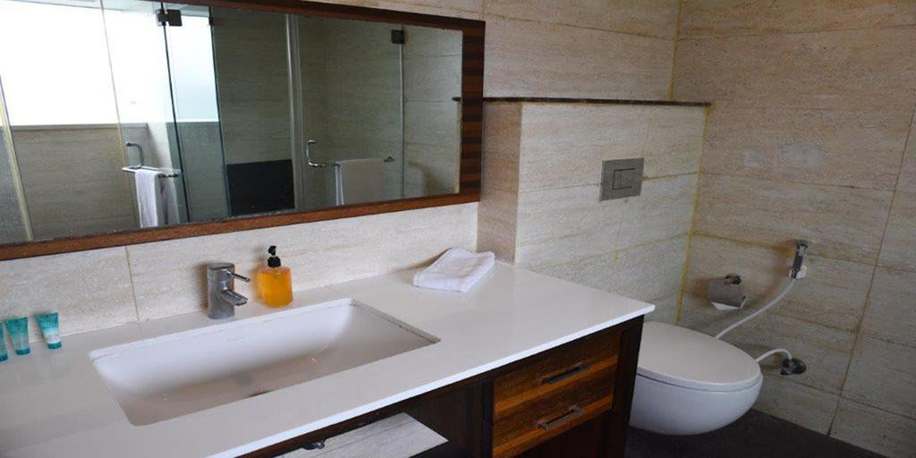 Hotel The Madison à New Delhi Extérieur photo